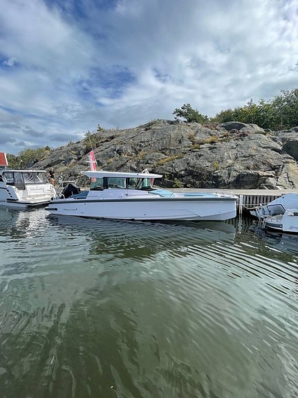 Axopar 29 Cross Cabin  Demo -2024 3 of 12