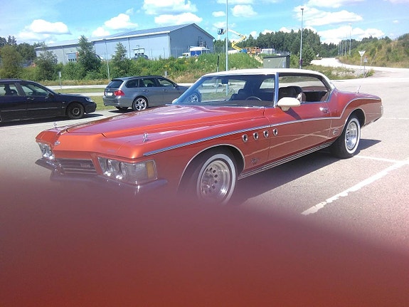 Buick Riviera 6 of 10