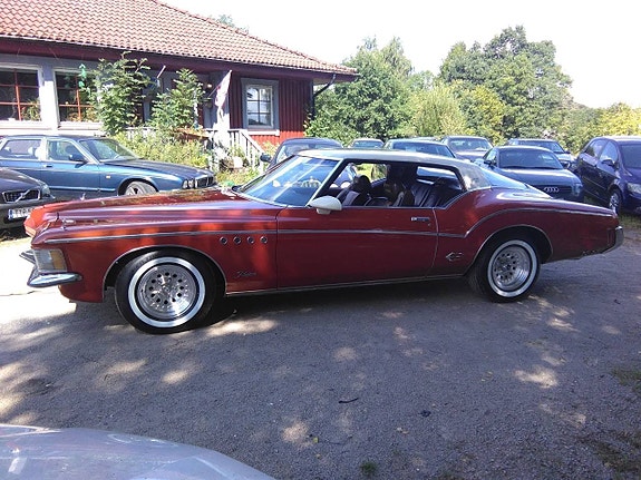 Buick Riviera 9 of 10