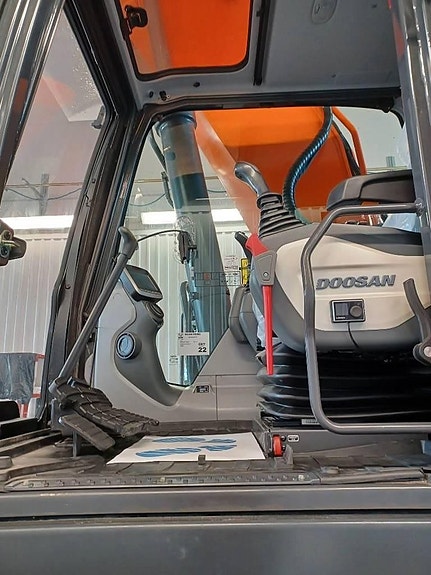Doosan DX 380 LC-5 , Begagnad SÄLJES 8 of 21