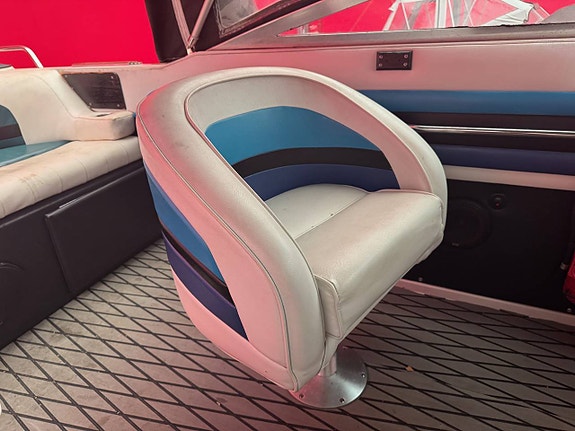 WELLCRAFT NOVA 23 XL MERCRUISER 7.4 V8 340Hk BRAVO ONE DREV 5 of 5