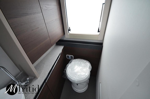 Adria Alpina 663 HT 13 of 15