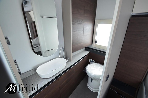 Adria Alpina 663 HT 12 of 15