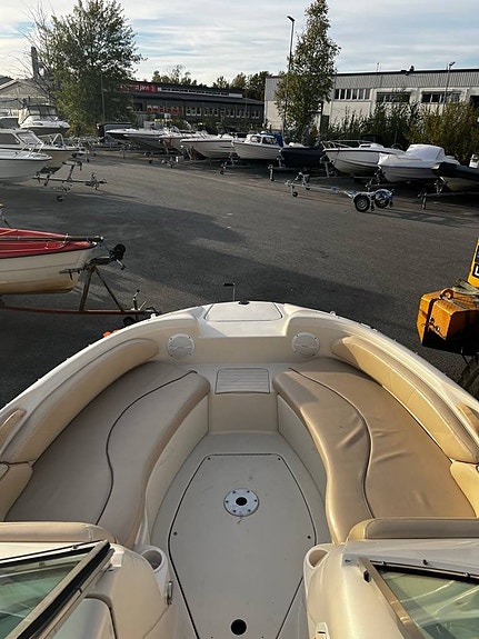 Sea Ray 210 SD + Mercrusier 5L V8 5 of 5