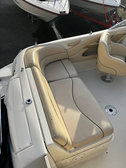 Sea Ray 210 SD + Mercrusier 5L V8 3 of 5