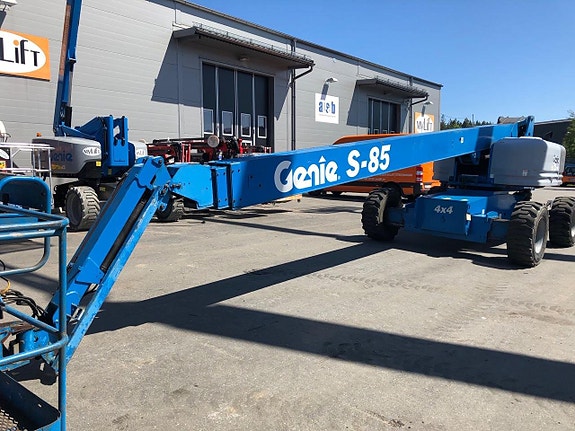 Bomlift Diesel Genie S85 2 of 6