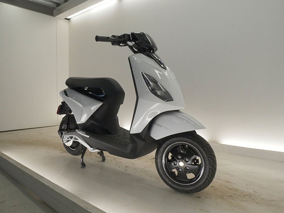Piaggio 1 + El-Moped 2 of 3