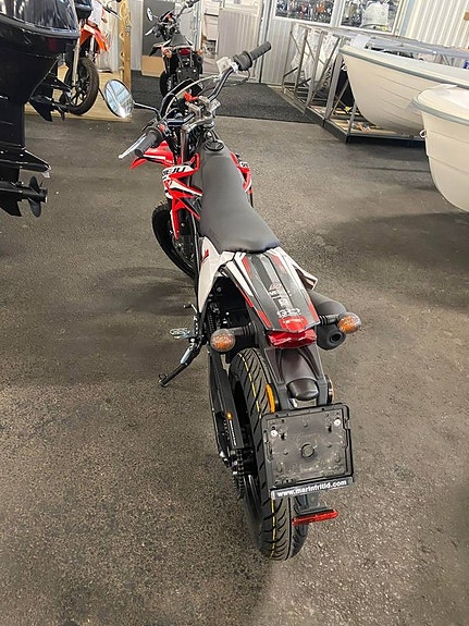Rieju MRT SUPERMOTARD RÖD 3 of 5