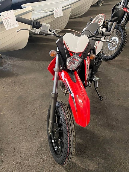 Rieju MRT SUPERMOTARD RÖD 2 of 5
