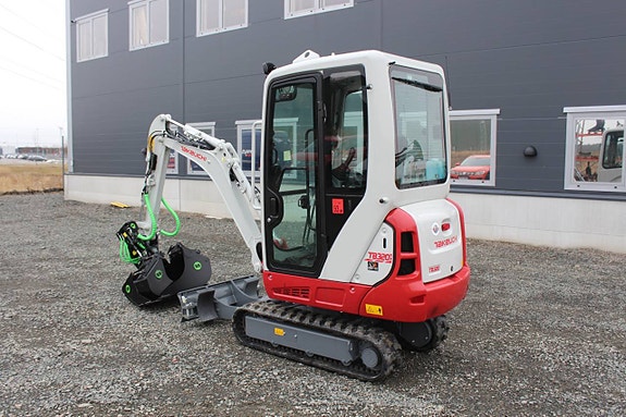 Ny Takeuchi TB320, TB 320, Direktinfäst Rototilt 3 skopor