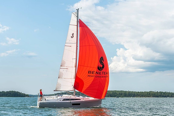 BENETEAU Oceanis 7 of 12