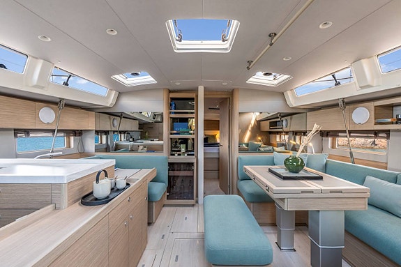BENETEAU Oceanis 3 of 5