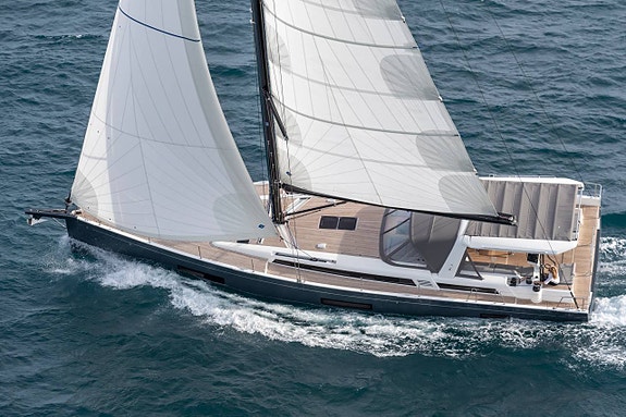 BENETEAU Oceanis Yacht 6 of 9