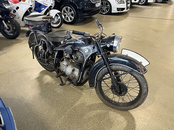 BMW R35  340 cc orenoverad veteran