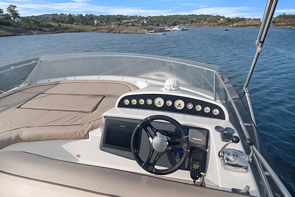 Galeon 440 Fly 3 of 12