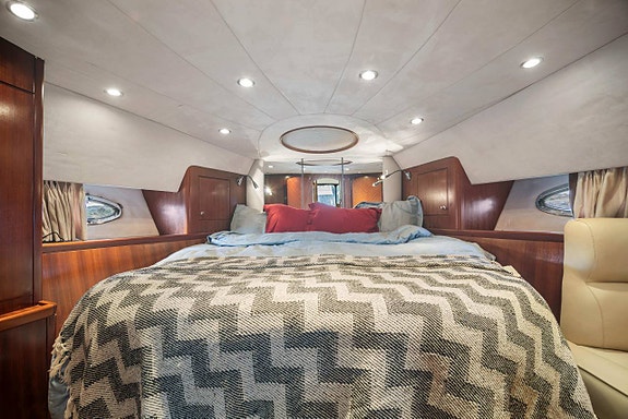 Galeon 440 Fly 10 of 12