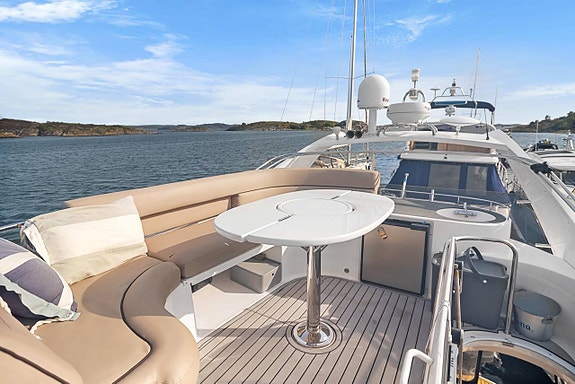 Galeon 440 Fly 4 of 12