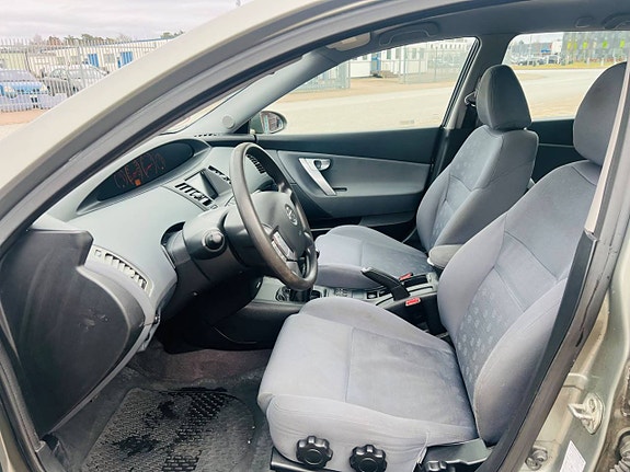 Nissan Primera 7 of 10