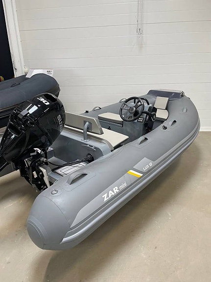 ZAR mini LUX 12 med Suzuki DF-30