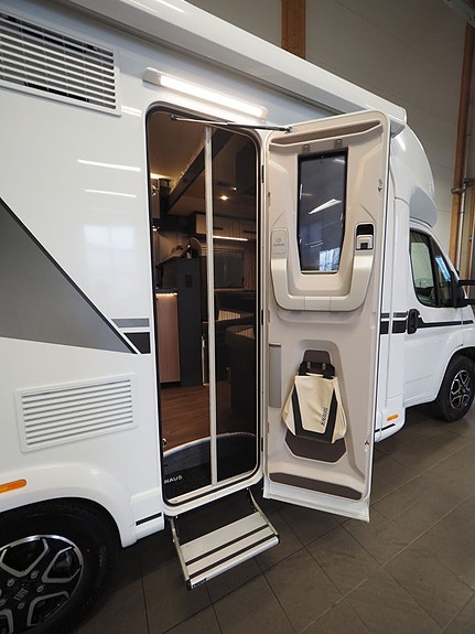 Knaus L!ve Wave 650 MF Platinum Selection Mässerbjudande I AUT I ALDE I Taksäng 15 of 18