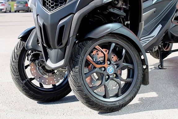 Piaggio MP3 | 530 HPE ADVANCE | KÖRS PÅ B-KORT 24 of 27