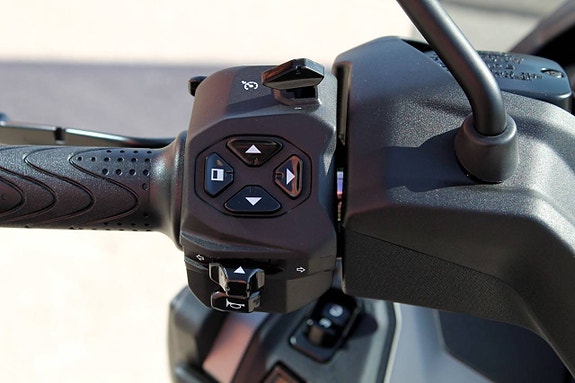 Piaggio MP3 | 530 HPE ADVANCE | KÖRS PÅ B-KORT 13 of 27