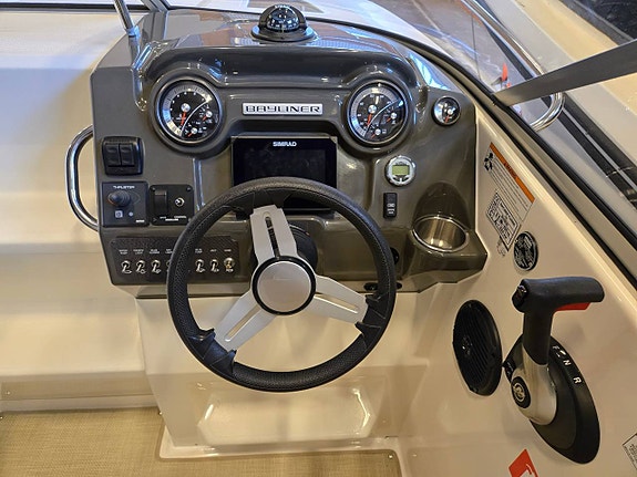 Bayliner 742 Mercruiser 250HK-2017 TOPPSKICK ! 9 of 12