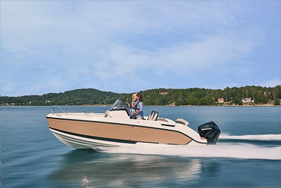 Uttern S65 Mercury F200XL DTS V6 årsm. 2025