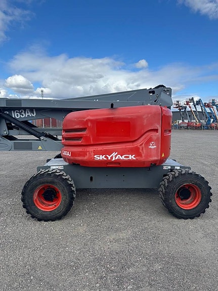 Bomlift / Vikbomslift 20m SkyJack 63AJ - Begagnad 2 of 10