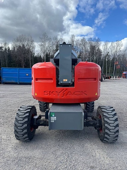 Bomlift / Vikbomslift 20m SkyJack 63AJ - Begagnad 3 of 10