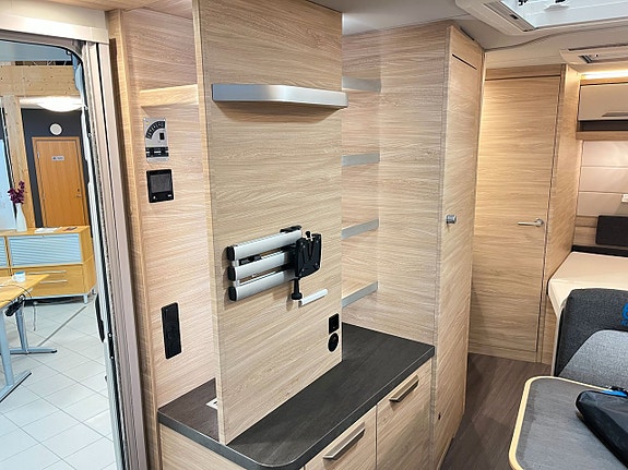Knaus SÜDWIND 500 PF (ALDE+Frontkök+Solcell+Markis m. sidor) 11 of 23
