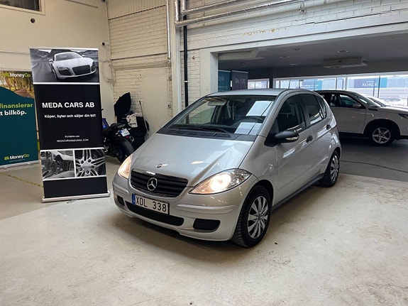 Mercedes-Benz A150 2 of 5