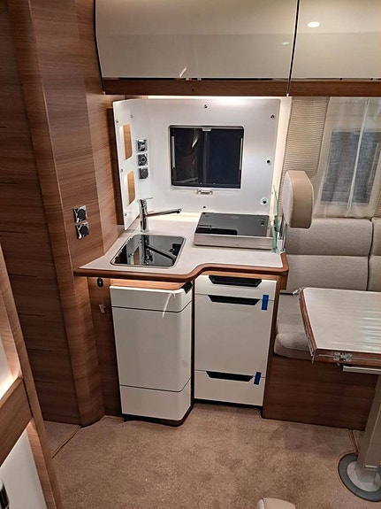 Rapido Compact C86  Queenbed Automat (NY) 13 of 30