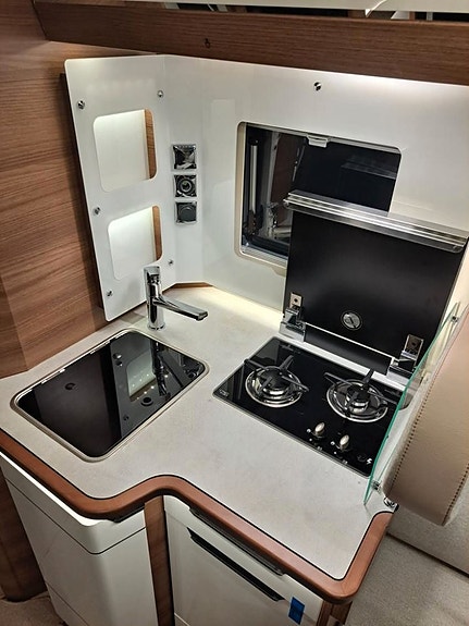 Rapido Compact C86  Queenbed Automat (NY) 15 of 30
