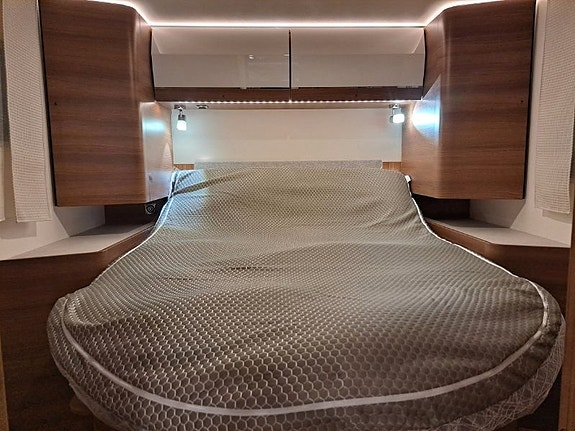Rapido Compact C86  Queenbed Automat (NY) 20 of 30