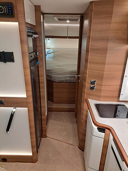Rapido Compact C86  Queenbed Automat (NY) 18 of 30