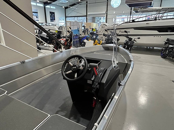 Buster XSR 2025 med Yamaha F20 4 of 6