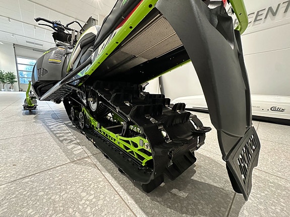 Arctic Cat XF 8000 HC ES 3 of 6