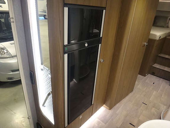 Hymer I 880 " Enkelsängar " Automat " MB chassi " 18 of 30