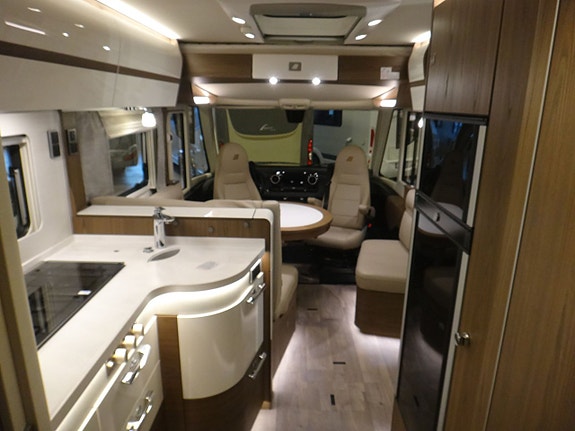 Hymer I 880 " Enkelsängar " Automat " MB chassi " 15 of 30