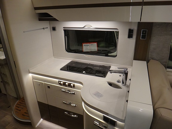 Hymer I 880 " Enkelsängar " Automat " MB chassi " 17 of 30