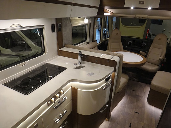 Hymer I 880 " Enkelsängar " Automat " MB chassi " 16 of 30