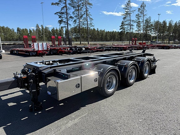 Hakarps - 24 tons Lastväxlarkärra med tipp och dubbelmontage 4 of 12
