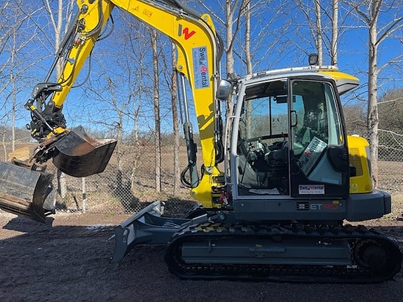 Uthyres: Grävmaskin 8-10 Ton, Wacker Neuson ET90 rotor, grip