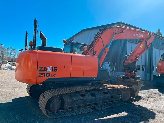 Hitachi ZX 210 LC-5 B 2 of 5