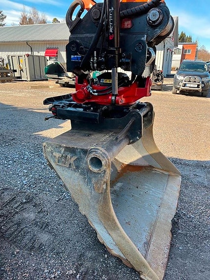 Hitachi ZX 210 LC-5 B 6 of 17