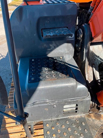 Hitachi ZX 210 LC-5 B 17 of 17
