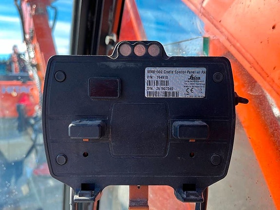 Hitachi ZX 210 LC-5 B 14 of 17