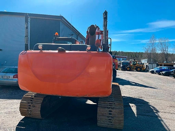 Hitachi ZX 210 LC-5 B 5 of 5