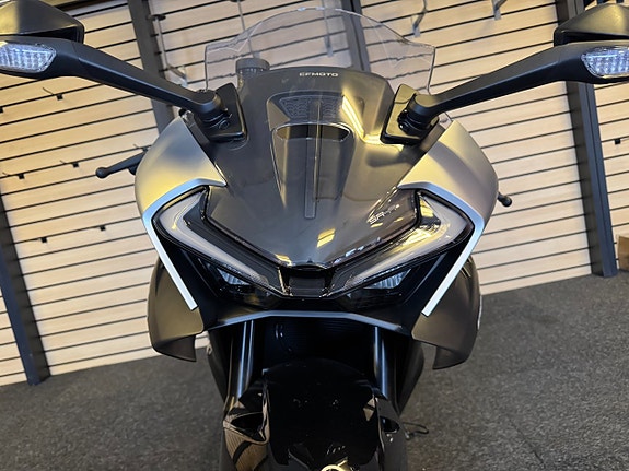 CFMOTO 675SR-R RACING 36-månader RÄNTEFRITT Nebula black-26 9 of 13